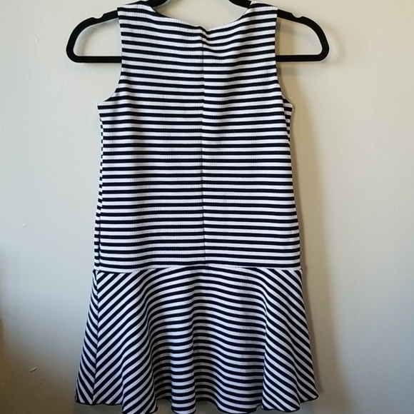 Jewelled & sleeveless top - Picture 2 of 4